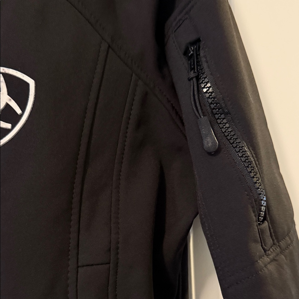 Ariat Black Softshell Jacket with Logo - Picture 5 of 7